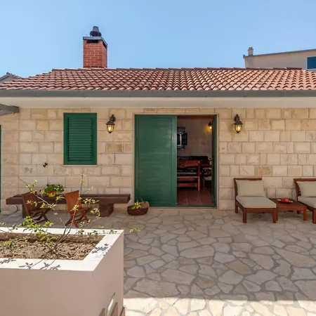 Relax Tanasia With A Pool Near Split Villa *