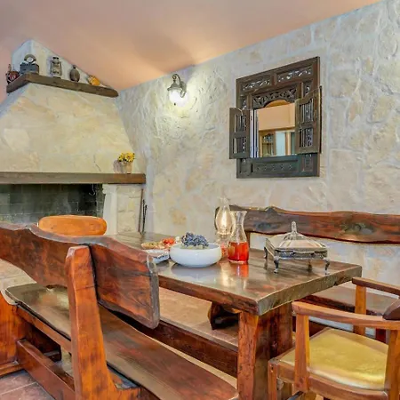 Villa Relax Tanasia With A Pool Near Split Kaštela