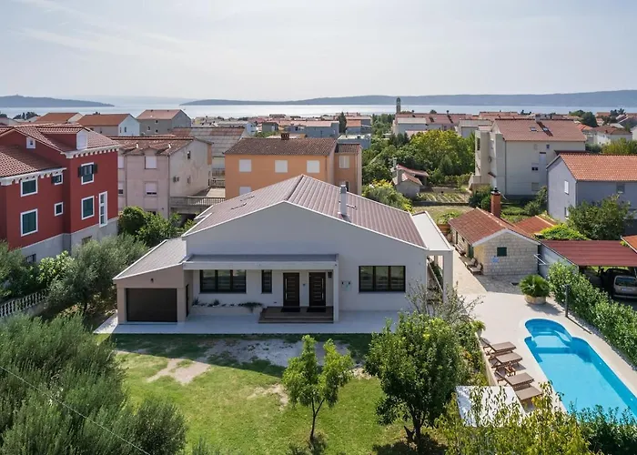 Relax Tanasia With A Pool Near Split Villa