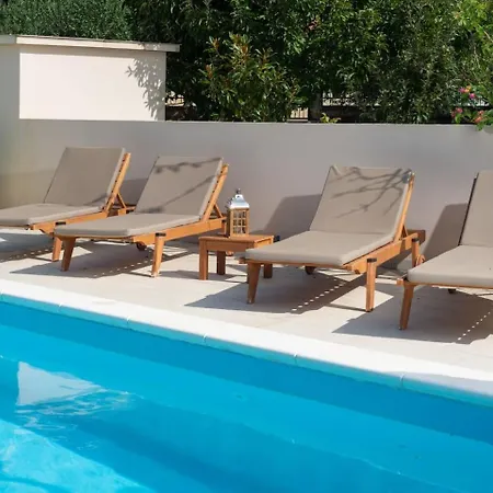 Relax Tanasia With A Pool Near Split Vila Kaštela