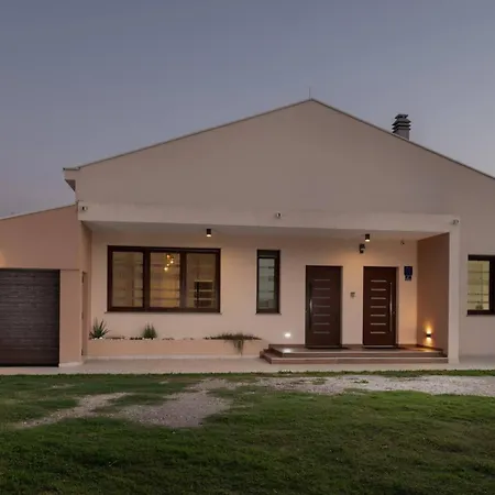 Villa Relax Tanasia With A Pool Near Split