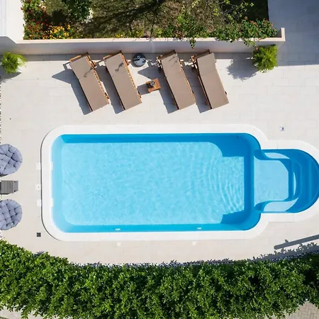 Relax Tanasia With A Pool Near Split