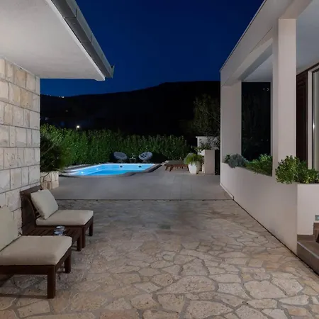 Relax Tanasia With A Pool Near Split * Kastela