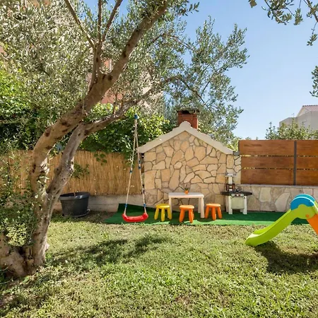 Relax Tanasia With A Pool Near Split 빌라
