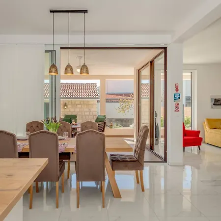 Villa Relax Tanasia With A Pool Near Split *