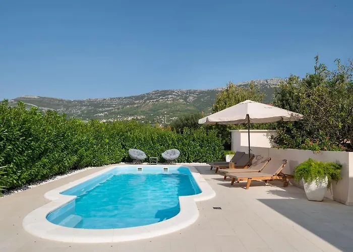 فيلة Relax Tanasia With A Pool Near Split
