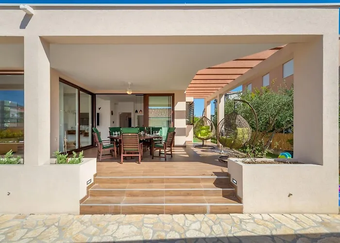 Relax Tanasia With A Pool Near Split فيلة Kaštela